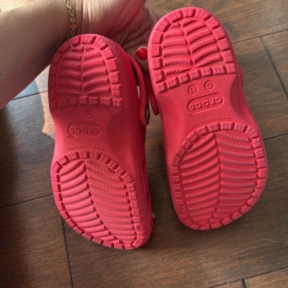 Red Crocs Jurassic Jibbitz 11c - Picture 4 of 9